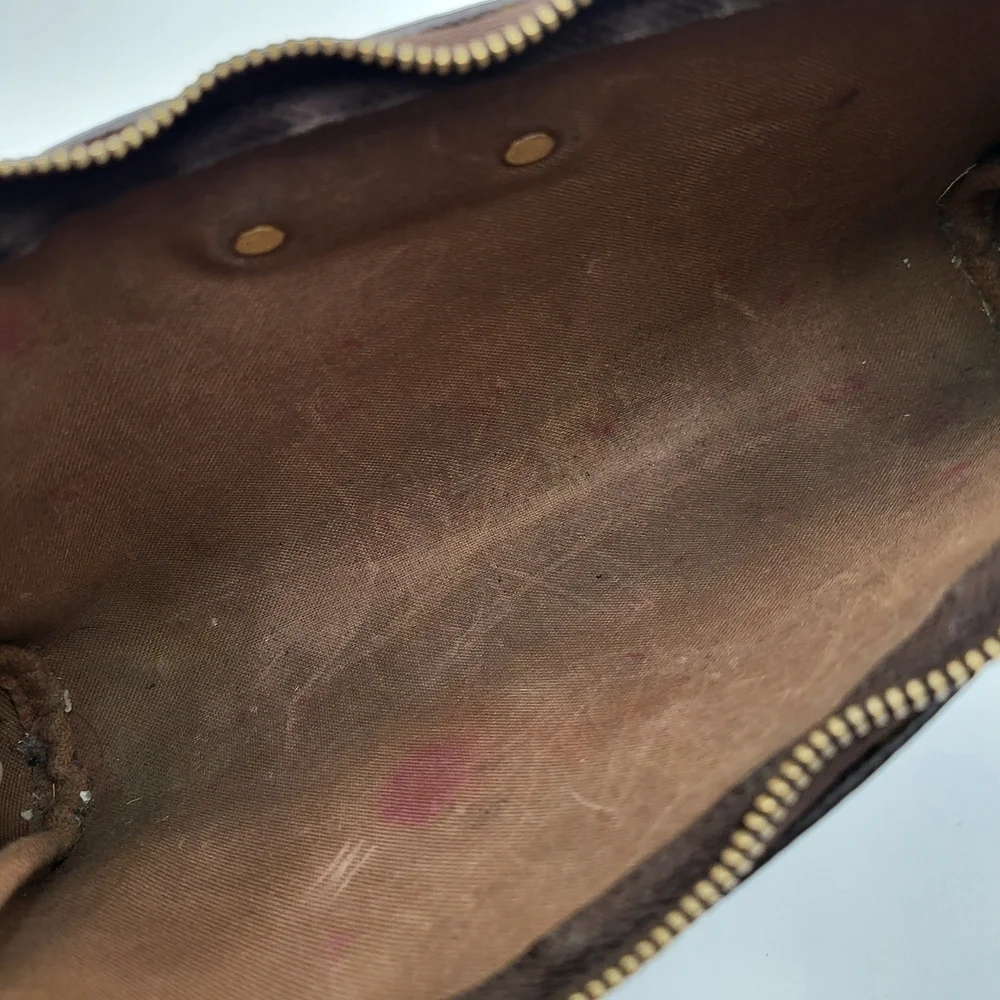 LOUIS VUITTON Eva Monogram Leather Pochette Bag..Authentic..